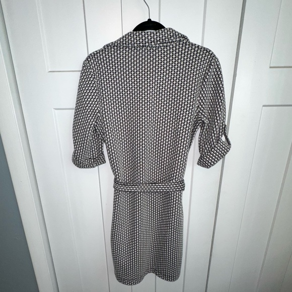 Women's Max Studio Black and Ivory Belted Shirt Dress - Medium - Picture 6 of 10